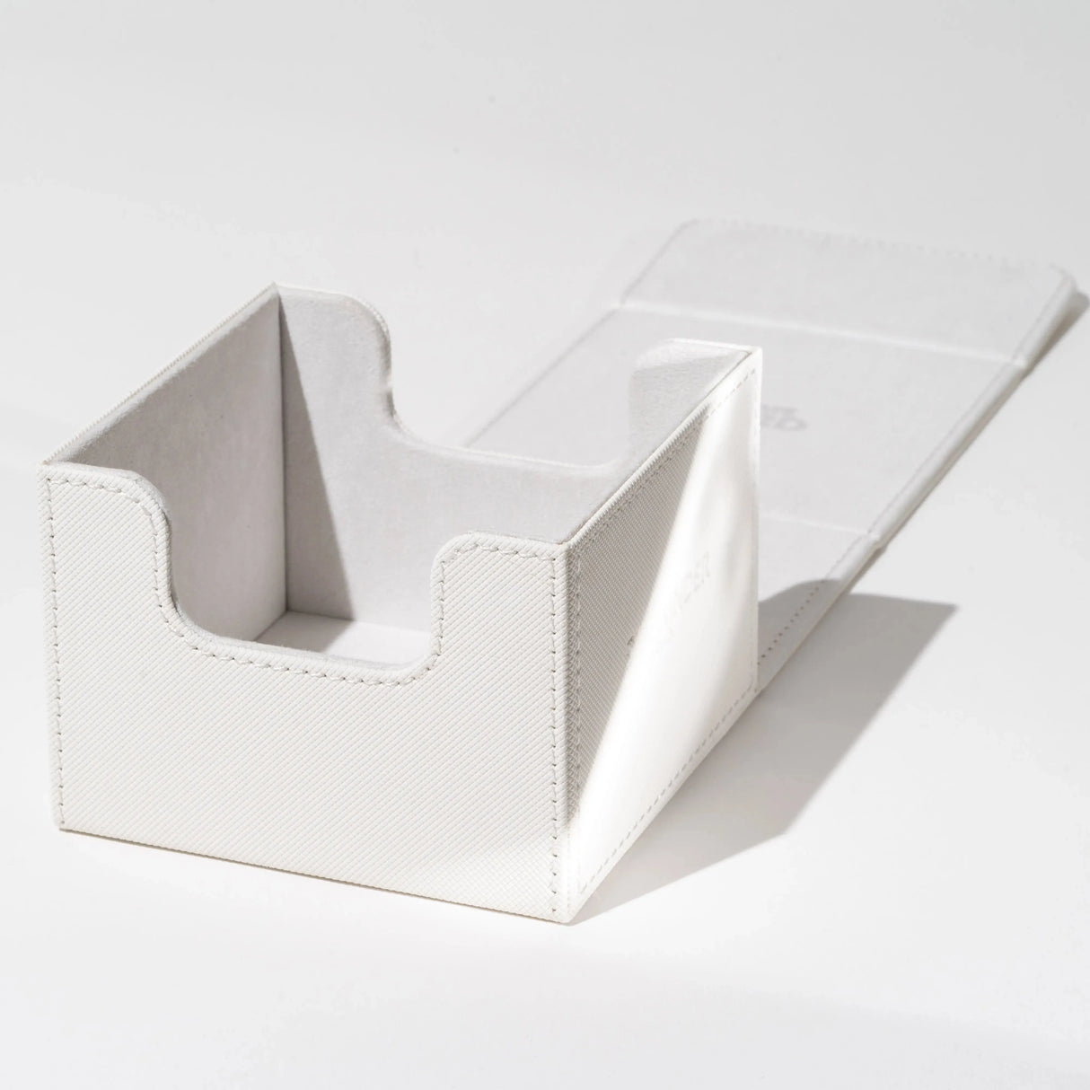 Ultimate Guard - Sidewinder 133+ Xenoskin Deck Box - White
