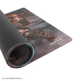 Gamegenic Shiny Playmat Reality Fracture Garruk – tappetino parzialmente arrotolato, lato Gamegenic
