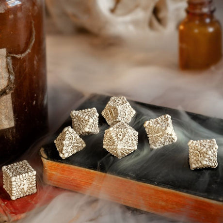Q Workshop Dice Macabre Set (7 pezzi) – Set di Dadi in Resina per Giochi di Ruolo